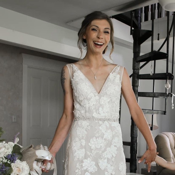 Meet your Posher, Hailey - Picture 1 of 1